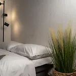 Air Apartment 304